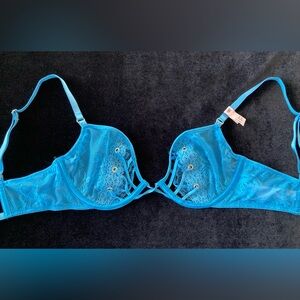 NWT Victoria’s Secret 32C Unlined Blue Lace Low Cut Demi Bra